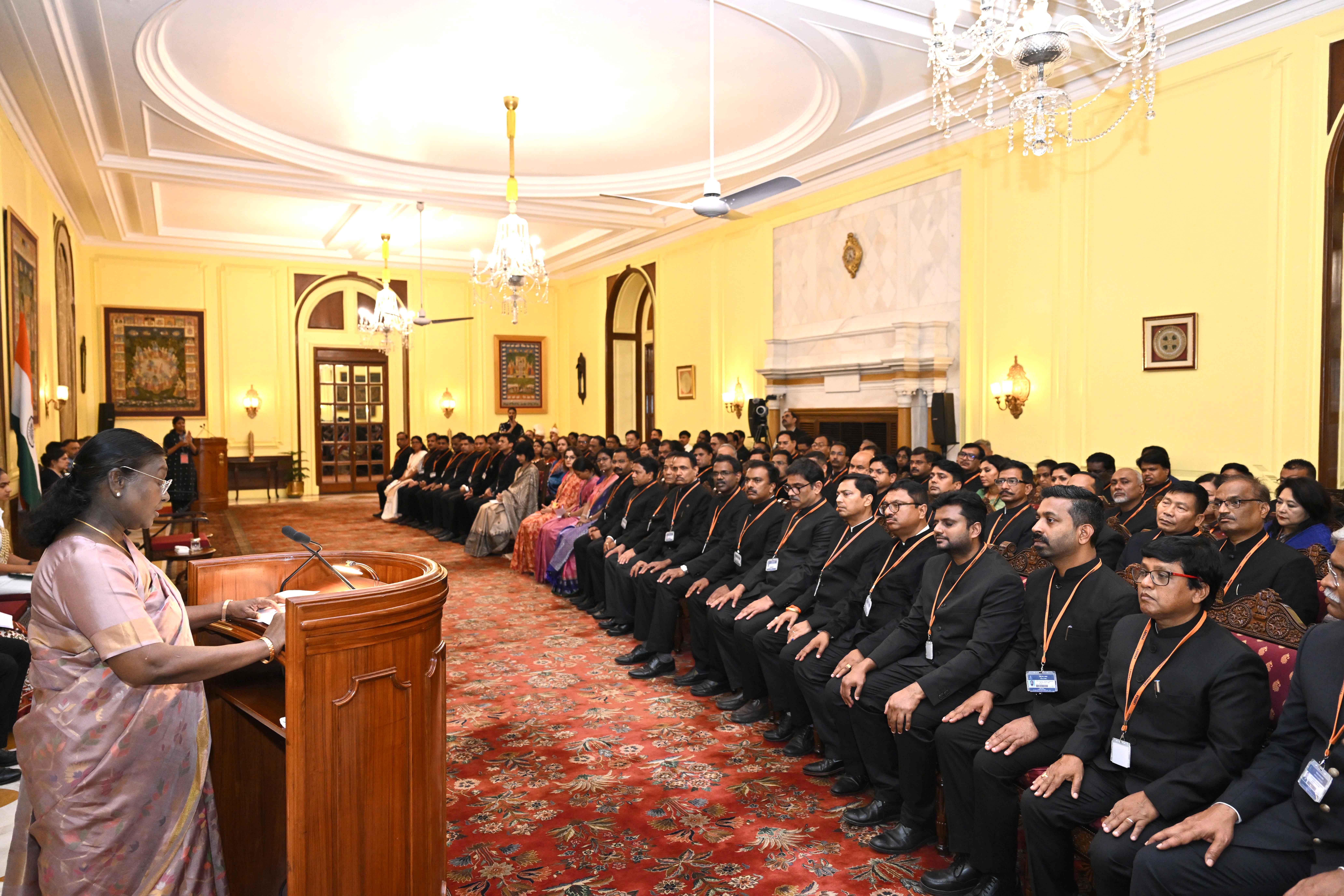 ADDRESS BY THE HON’BLE PRESIDENT OF INDIA  SMT. DROUPADI MURMU  ON THE OCCASION CALL ON BY STATE CIVIL SERVICES OFFICERS ATTENDING THE 127TH INDUCTION TRAINING  PROGRAMME AT LBSNAA