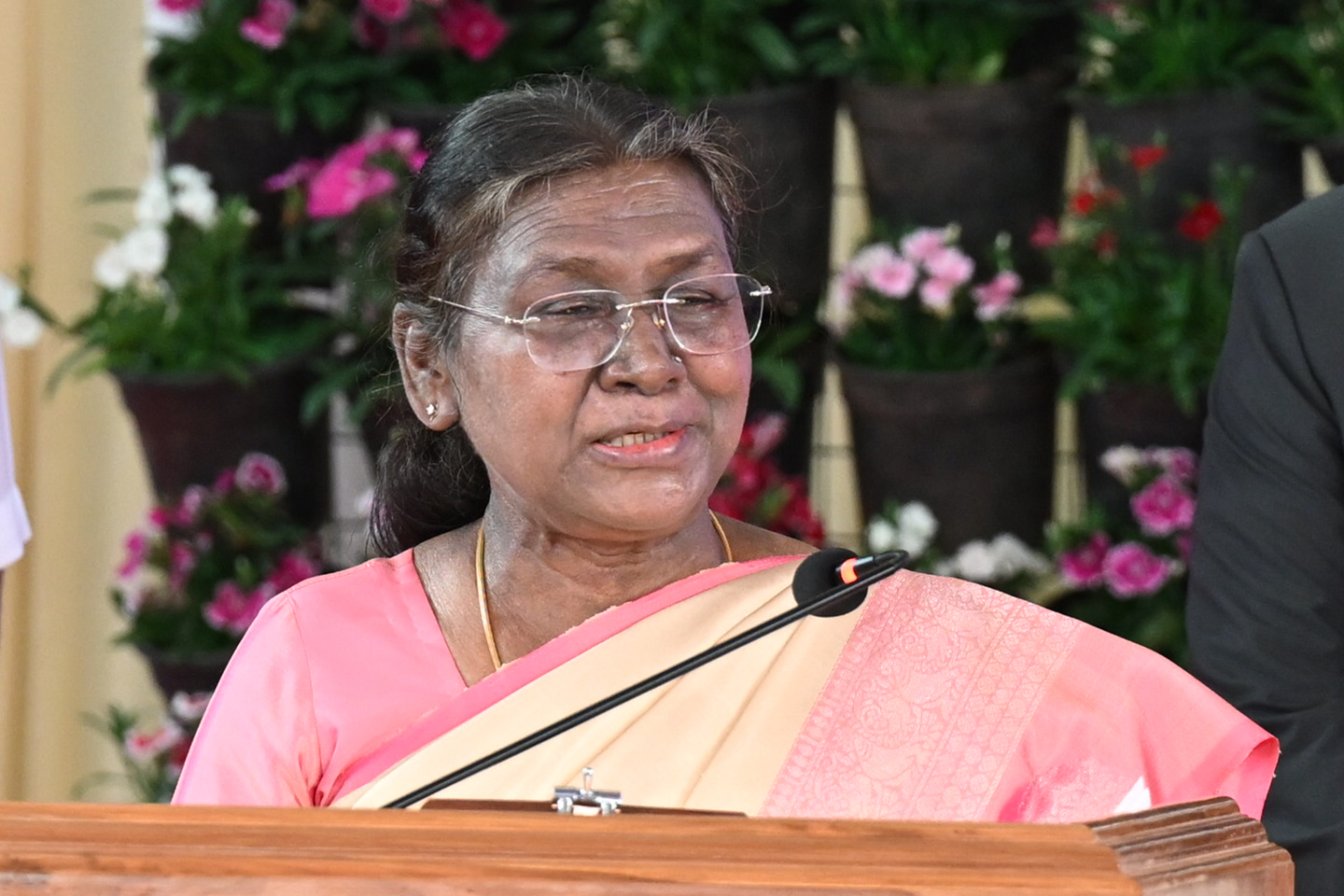 ADDRESS BY THE HON’BLE PRESIDENT OF INDIA, SMT DROUPADI MURMU AT THE INAUGURAL SESSION OF THE INTERNATIONAL WOMEN’S CONFERENCE BEING ORGANISED BY THE ART OF LIVING INTERNATIONAL CENTRE