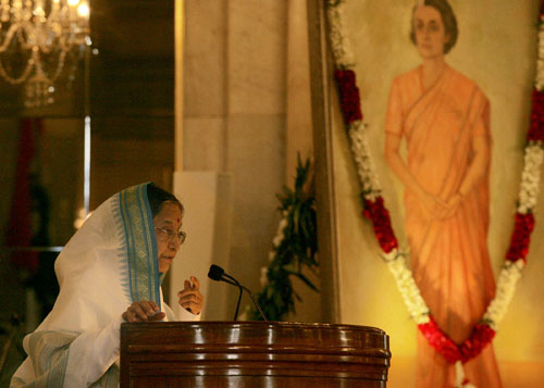 Speech by Her Excellency the President of India, Shrimati Pratibha Devisingh Patil, at the Presentation of the Indira Gandhi Prize for Peace, Disarmament and Development for 2009 to H.E. Mrs. Sheikh Hasina, Prime Minister of the People's Republic of Bangladesh