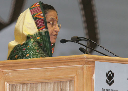 Speech by Her Excellency the President of India, Shrimati Pratibha Devisingh Patil, at the Presentation Ceremony of the National Film Awards