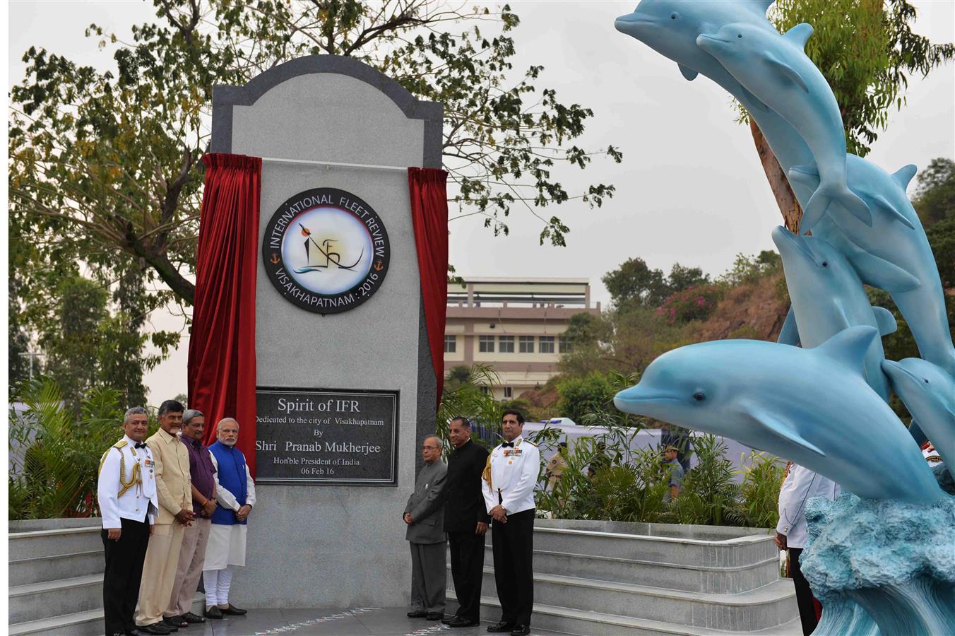 The President of India Shri Pranab Mukherjee inaugurating the IFR Sculpture at Visakhapatnam in Andhra Pradesh on February 6, 2016. 