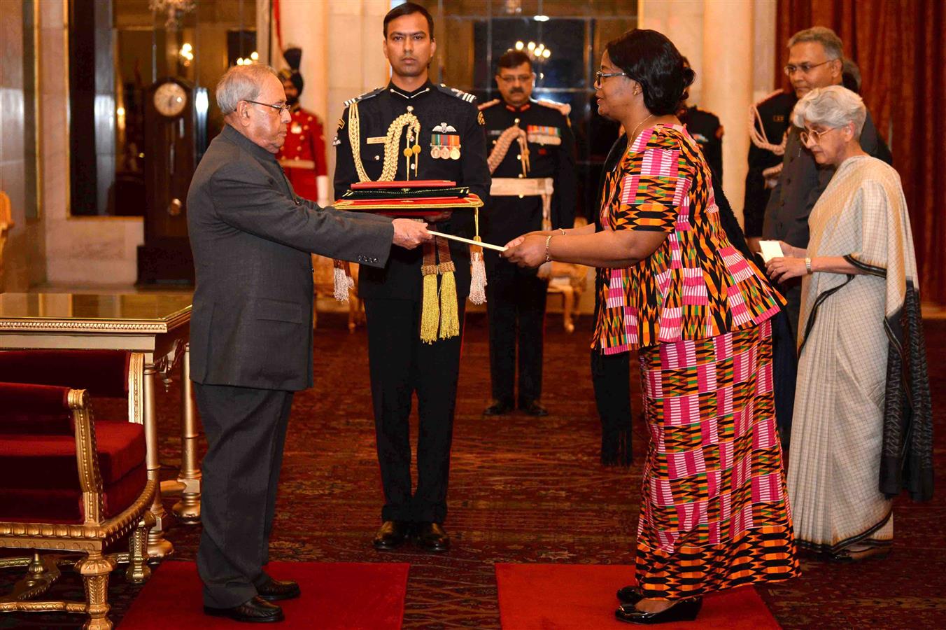 The Ambassador of Zambia, Her Excellency Ms. Judith Kangoma Kapijimpanga presenting her credential to the President of India, Shri Pranab Mukherjee at Rashtrapati Bhavan on February 15, 2017.