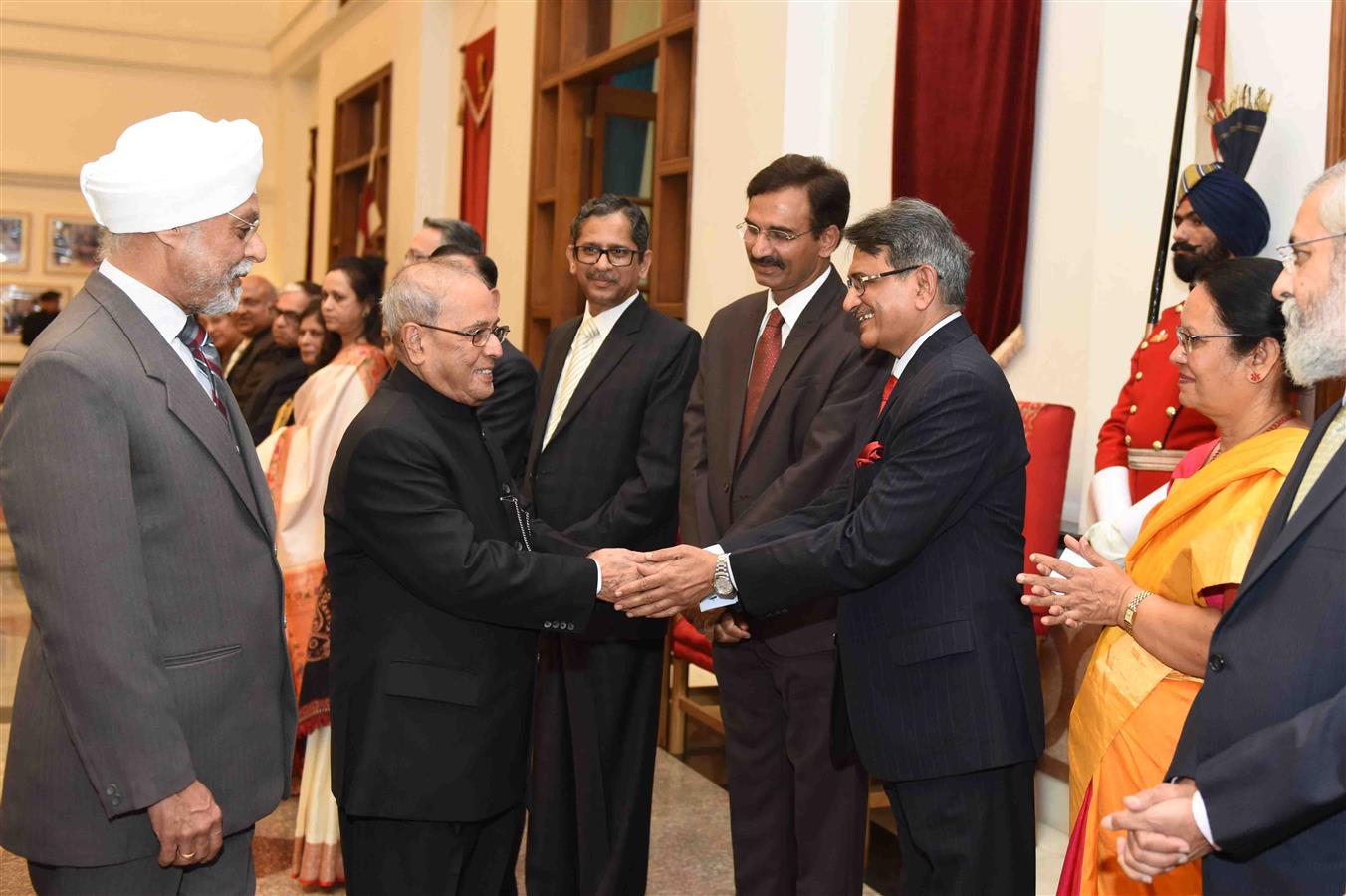 The President of India, Shri Pranab Mukherjee hosted a Dinner to Shri Justice Jagdish Singh Khehar, Chief Justice of India and Shri Justice T.S. Thakur, Former Chief Justice of India at Rashtrapati Bhavan on January 4, 2017.