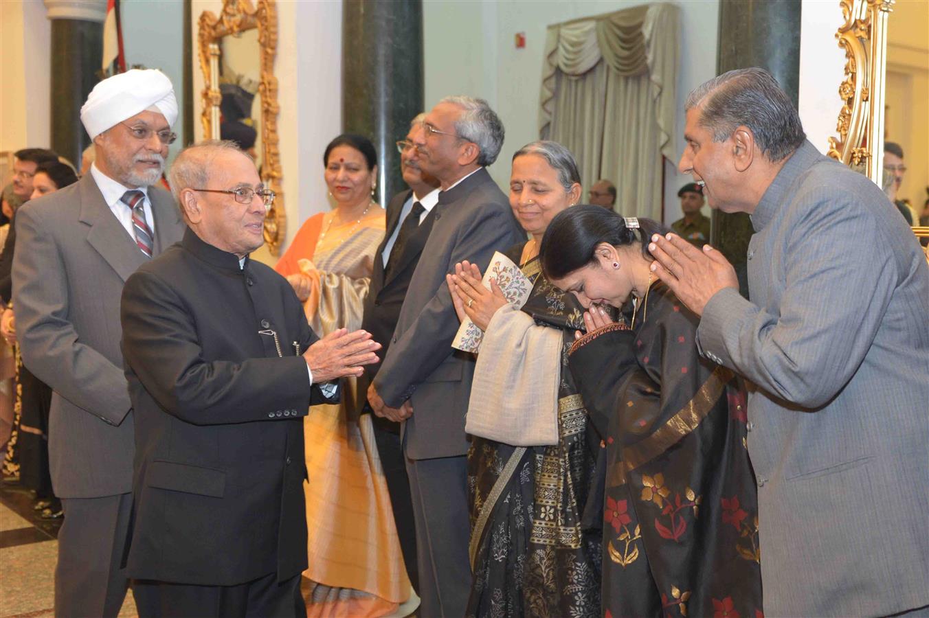 The President of India, Shri Pranab Mukherjee hosted a Dinner to Shri Justice Jagdish Singh Khehar, Chief Justice of India and Shri Justice T.S. Thakur, Former Chief Justice of India at Rashtrapati Bhavan on January 4, 2017.