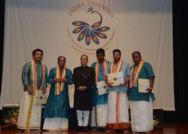 The President of India, Shri Pranab Mukherjee with the artists after a concert by Dr. M. Balamuralikrishna at Rashtrapati Bhavan Auditorium in New Delhi on March 22, 2014. 