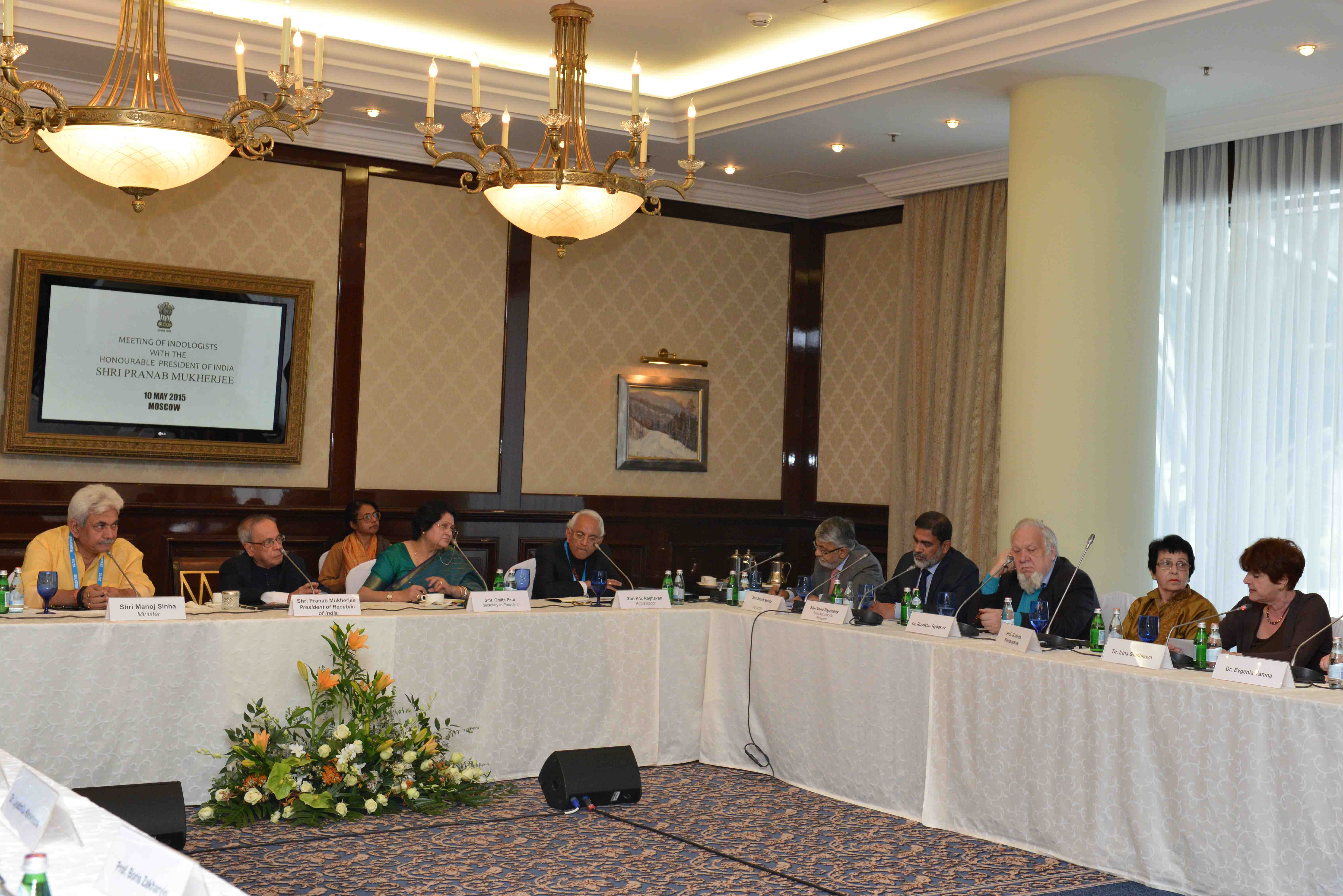 The President of India, Shri Pranab Mukherjee meeting the prominent Indologists at Hotel Ritz-Carlton at Moscow in Russia on May 10, 2015.