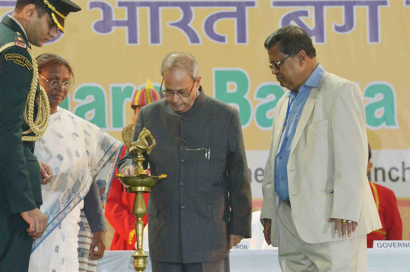 The President of India, Shri Pranab Mukherjee inaugurating the 88th Annual Conference of Nikhil Bharat Banga Sahitya Sammelan (NBBSS) at Ranchi in Jharkhand on January 10, 2016. 