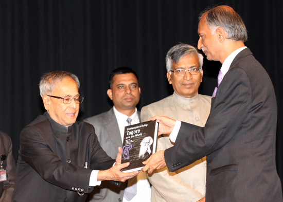 The President of India, Shri Pranab Mukherjee receiving a copy of book ‘Contemporarising Tagore and the World’ from the Vice Chancellor of the University of Dhaka, Prof. AAMS Arefin Siddique at Rashtrapati Bhavan Auditorium in New Delhi on May 8, 2013.