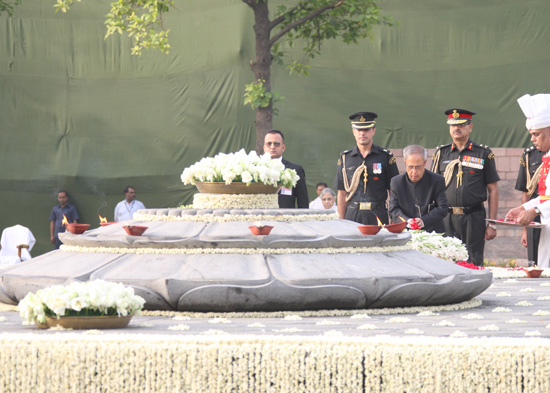 The President of India, Shri Pranab Mukherjee paying floral tributes at the Samadhi of the former Prime Minister of India, Late Shri Rajiv Gandhi at Vir Bhumi in New Delhi on May 21, 2013 on the occasion of his 22nd Death Anniversary.