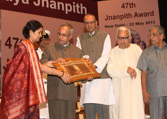 The President of India, Shri Pranab Mukherjee presenting the 47th Jnanpith Award to Dr. Pratibha Ray at Balyogi Auditorium, Parliament Library Building in New Delhi on May 22, 2013.