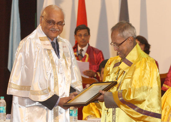 The President of India, Shri Pranab Mukherjee conferring the Honoris Causa to the Chairman of the Atomic Energy, Dr. R.K. Sinha at the Seventh Convocation of the Defence Institute of Advanced Technology (DIAT) at Pune in Mumbai on May 31, 2013.