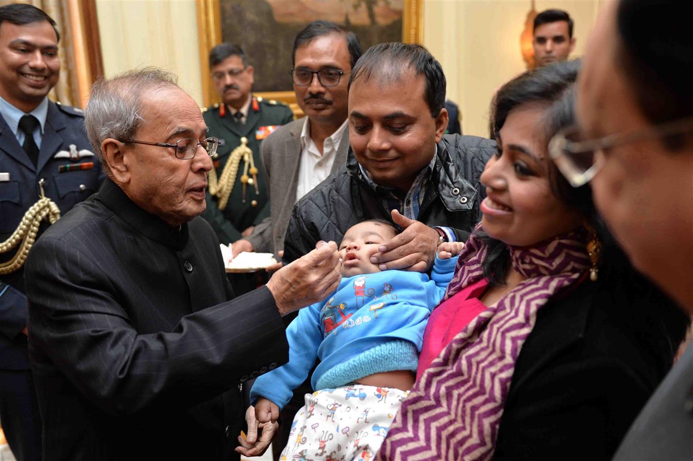 The President of India, Shri Pranab Mukherjee launching the Nationwide Polio Programme by administering Polio Drops to the Children at Rashtrapati Bhavan on January 16, 2016. 