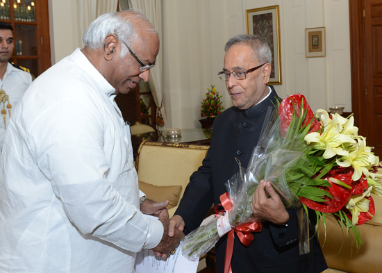 The Union Minister of Railways, Shri Mallikarjun Kharge calling on the President of India, Shri Pranab Mukherjee at Rashtrapati Bhavan in New Delhi on June 24, 2013.