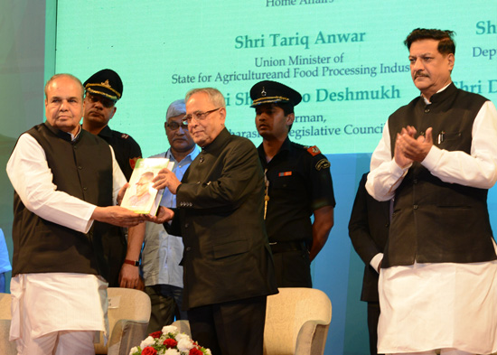 A book of ‘Chaturasra’ released and first copy being presented to the President of India, Shri Pranab Mukherjee at the Concluding Ceremony of the Birth Centenary Celebrations of the former Chief Minister of Maharashtra, Late Shri Vasantrao Naik at Mumbai