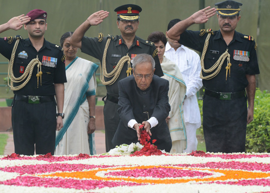 The President of India, Shri Pranab Mukherjee paying floral tributes at the Samadhi of Babu Jagjivan Ram at Samta Sthal in New Delhi on July 6, 2013 on the occasion of his 27th Death Anniversary.