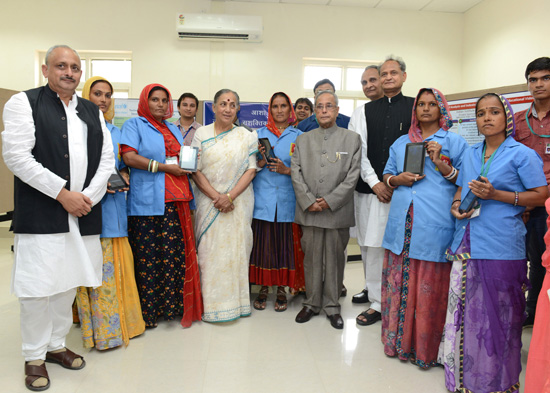 The President of India, Shri Pranab Mukherjee with the ‘ASHA’ (from Barmer) those who are using the tablets with application developed by the IIT Jodhpur to monitoring the health of Women and Children at the inauguration of innovation and incubation cent