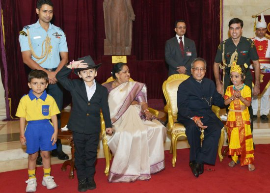 The President of India, Shri Pranab Mukherjee and children at Rashtrapati Bhavan on the occasion of Raksha Bandhan on August 20, 2013.