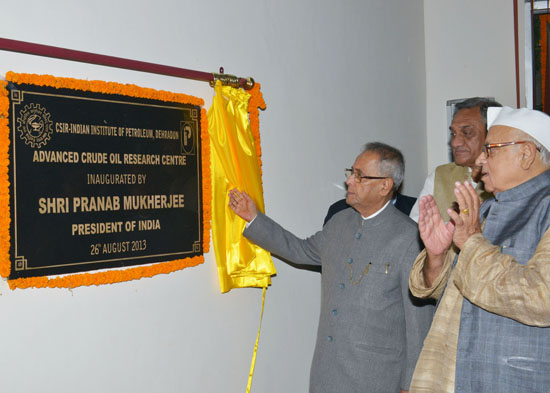 The President of India, Shri Pranab Mukherjee inaugurating a New Advanced Crude Oil Research Centre at CSIR- Indian Institute of Petroleum at Mohkampur in Dehradun, Uttarakhand on August 26, 2013. Also seen are the Governor of Uttarakhand, Dr. Aziz Quresh