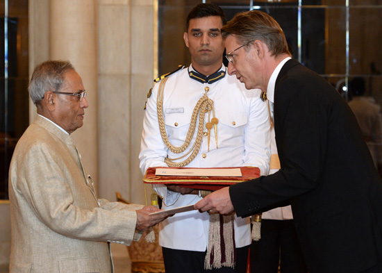 The Ambassador of the Republic of Austria, His Excellency Mr. Bernhard Wrabetz presenting his credentials to the President of India, Shri Pranab Mukherjee at Rashtrapati Bhavan in New Delhi on September 4, 2013.