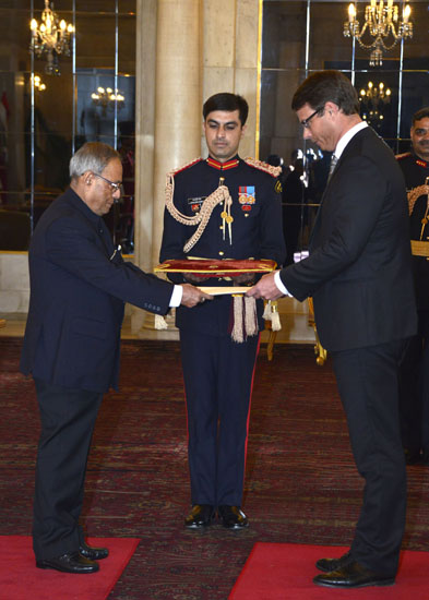 The High Commissioner of Australia, His Excellency Mr. Patrick Michael Suckling presenting his credentials to the President of India, Shri Pranab Mukherjee at Rashtrapati Bhavan in New Delhi on January 22, 2013.