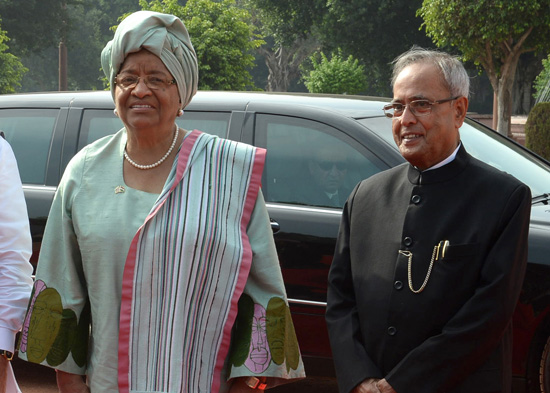 The President of India, Shri Pranab Mukherjee receiving the President of the Republic of Liberia, H.E. Mrs. Ellen johnson Sirleaf on her Ceremonial Reception at the Forecourt of Rashtrapati Bhavan in New Delhi on September 11, 2013.