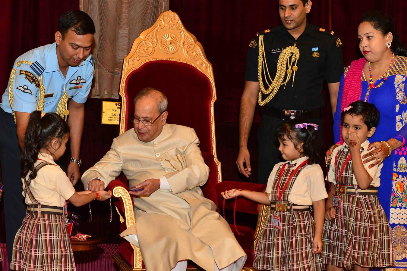 The President of India, Shri Pranab Mukherjee receiving Raksha Bandhan Greetings from the children/students from various schools/organizations at Rashtrapati Bhavan on August 18, 2016. 