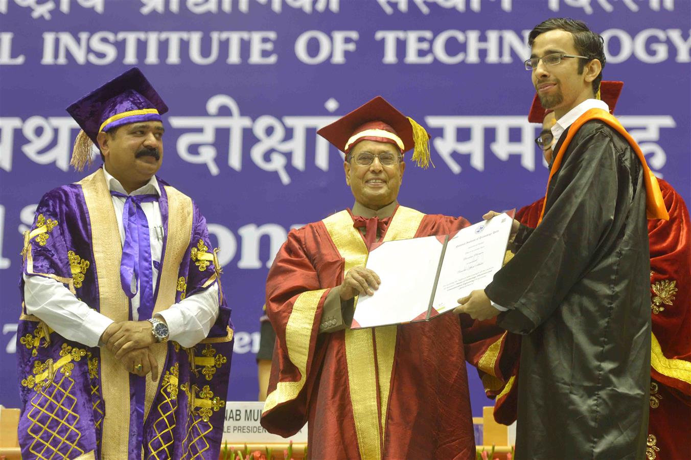 The President of India, Shri Pranab Mukherjee presenting the degree to a student at the First Convocation of the National Institute of Technology(NIT), Delhi at Vigyan Bhavan in New Delhi on September 7, 2016. 