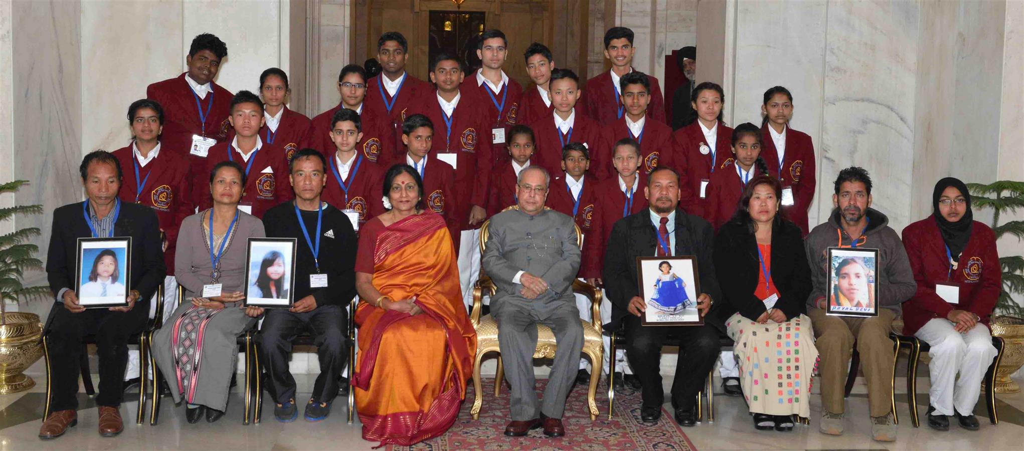 The President of India, Shri Pranab Mukherjee with National Bravery Award Winning Children's - 2016 at Rashtrapati Bhavan on January 21, 2017.