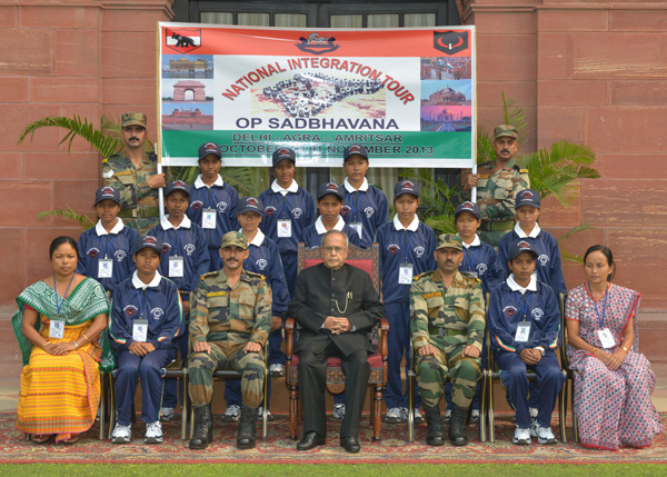 The President of India, Shri Pranab Mukherjee with the students and teachers from Batasipur District, Sonitpur in Assam who attended National Integration Tour organized by the 2 DOGRA under Operation Sadbhavana at Rashtrapati Bhavan in New Delhi on Octobe