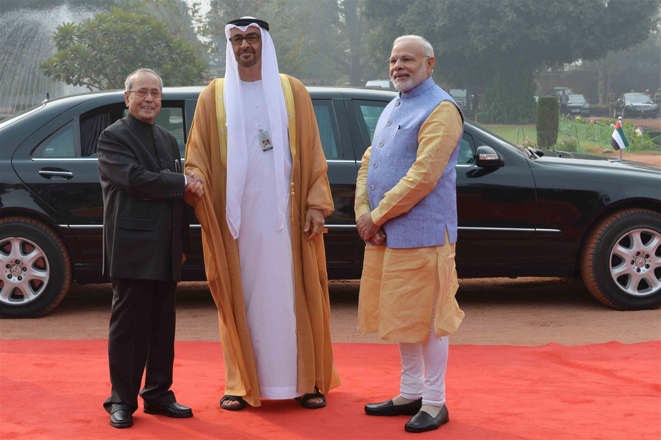 The President of India, Shri Pranab Mukherjee receiving Crown Prince of Abu Dhabi, HH General Sheikh Mohammed Bin Zayed Al Nahyan during his Ceremonial Reception at Forecourt of Rashtrapati Bhavan on January 25, 2017. Also seen is the Prime Minister of In