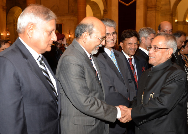 The President of India, Shri Pranab Mukherjee meeting the delegates of Fifth Annual Heads of Mission Conference at Durbar Hall of Rashtrapati Bhavan in New Delhi on November 6, 2013.