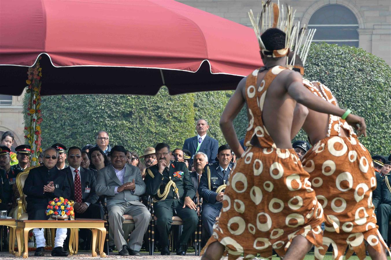 Artistes performing at the Mughal Gardens of Rashtrapati Bhavan on January 27, 2016 when tribal guests, tableaux artists ,tractor drivers, NSS Volunteers and NCC Cadets who had participated in the 67th Republic Day Parade met the President of India, Shri 