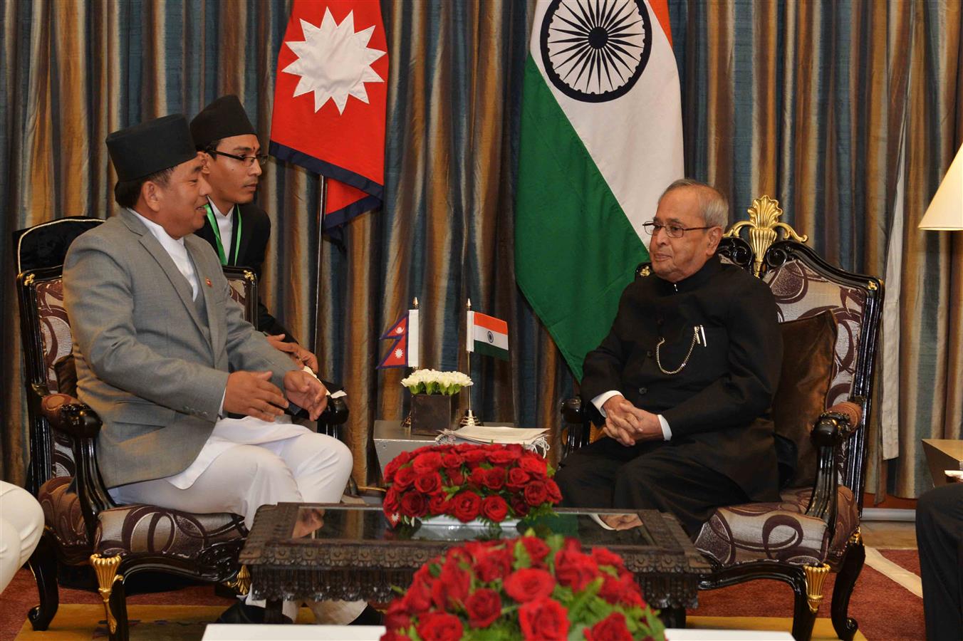 The Honourable Vice President of Nepal, Mr. Nanda Bahadur Pun calling on the President of India, Shri Pranab Mukherjee at Kathmandu in Nepal on November 2, 2016. 