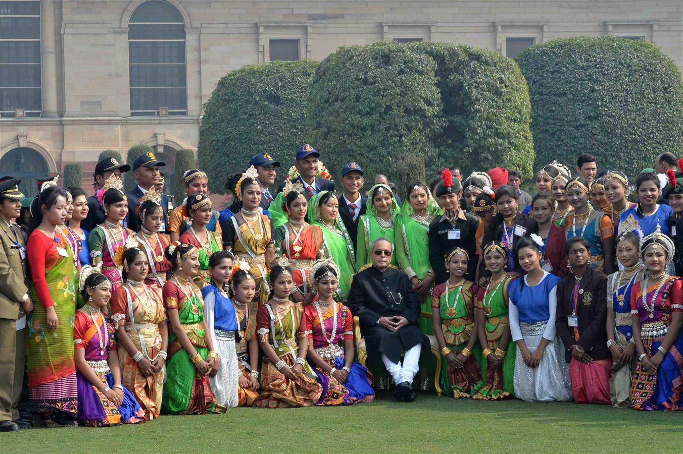 The President of India, Shri Pranab Mukherjee with artistes who had participated in the 67th Republic Day Parade at Rashtrapati Bhavan on January 27, 2016. 