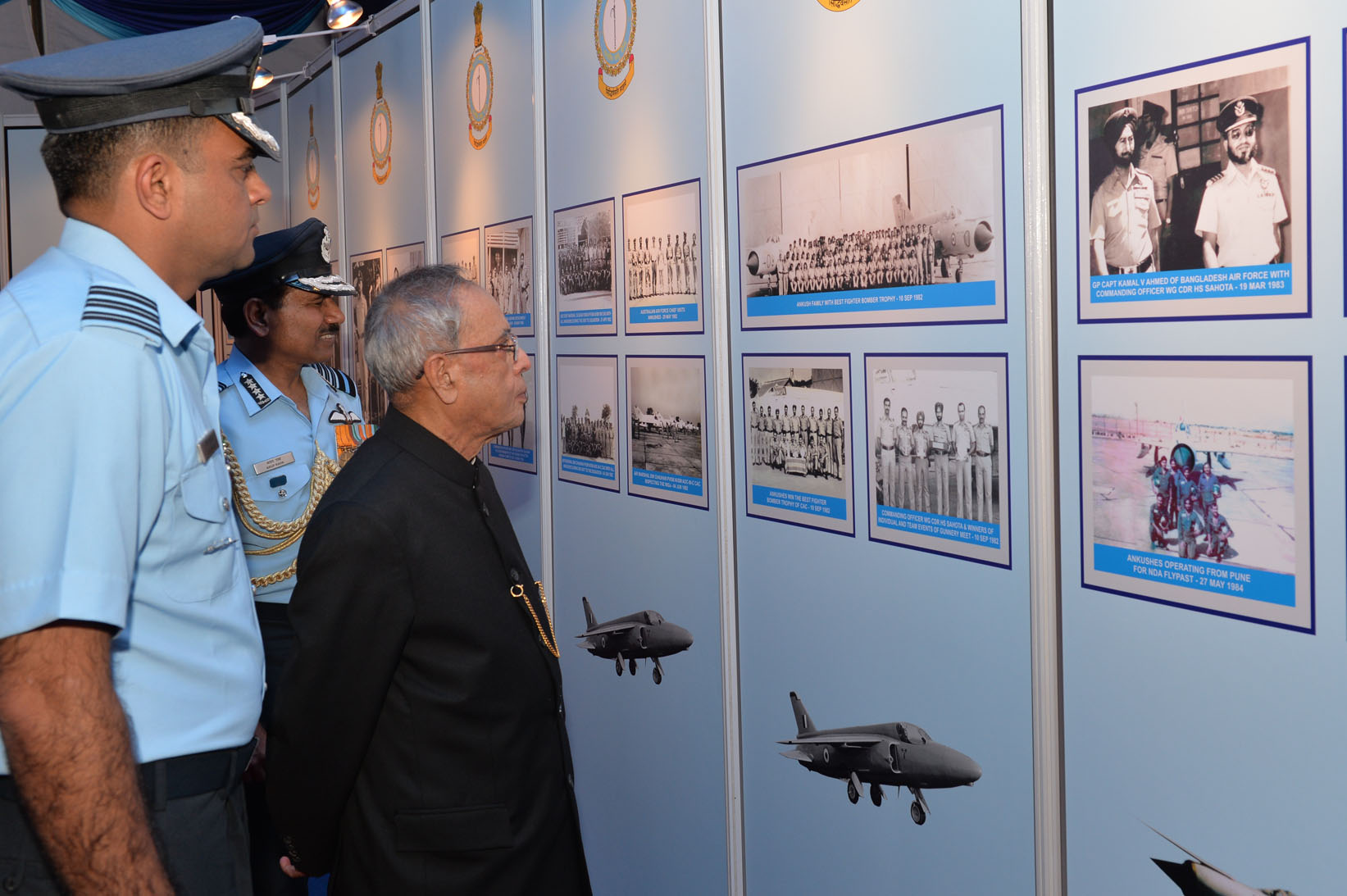 The President of India, Shri Pranab Mukherjee visiting the photo exhibition during the presentation of President’s Standard to 21 Squadron and 116 Helicopter Unit of Indian Air Force at Jodhpur in Rajasthan March 4, 2015.