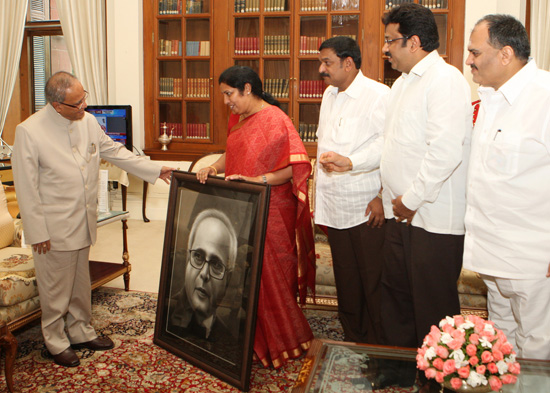 The Union Minister of State for Human Resource Development, Dr. D. Purandeswari calling on the President of India, Shri Pranab Mukherjee at Rashtrapati Bhavan in New Delhi on August 13, 2012.