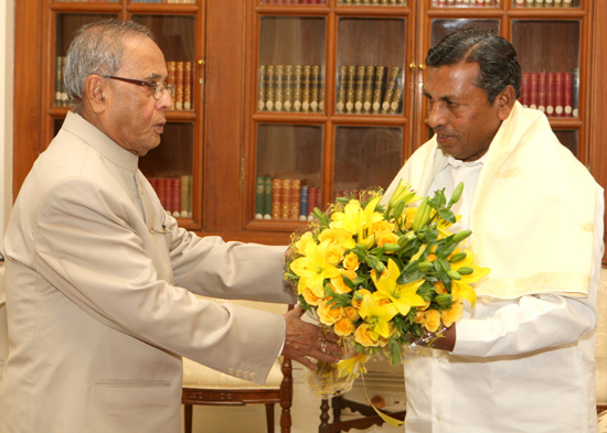 The Union Minister of State for Railways, Shri K.H. Muniappa calling on the President of India, Shri Pranab Mukherjee at Rashtrapati Bhavan in New Delhi on August 13, 2012.