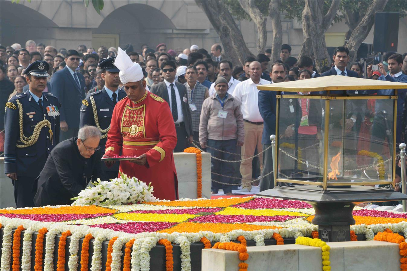 The President, Shri Pranab Mukherjee laying wreath at the Samadhi of the Father of the Nation, Mahatma Gandhi at Raj Ghat on January 30, 2016 on the occasion of his 68th Death Anniversary. 