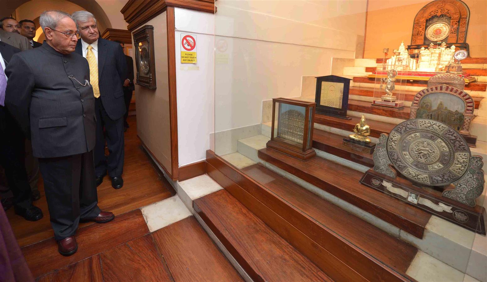 The President of India, Shri Pranab Mukherjee visiting the Permanent Exhibition of Vintage Carpets and Tapestries of Rashtrapati Bhavan at Rashtrapati Bhavan on December 11, 2016. 