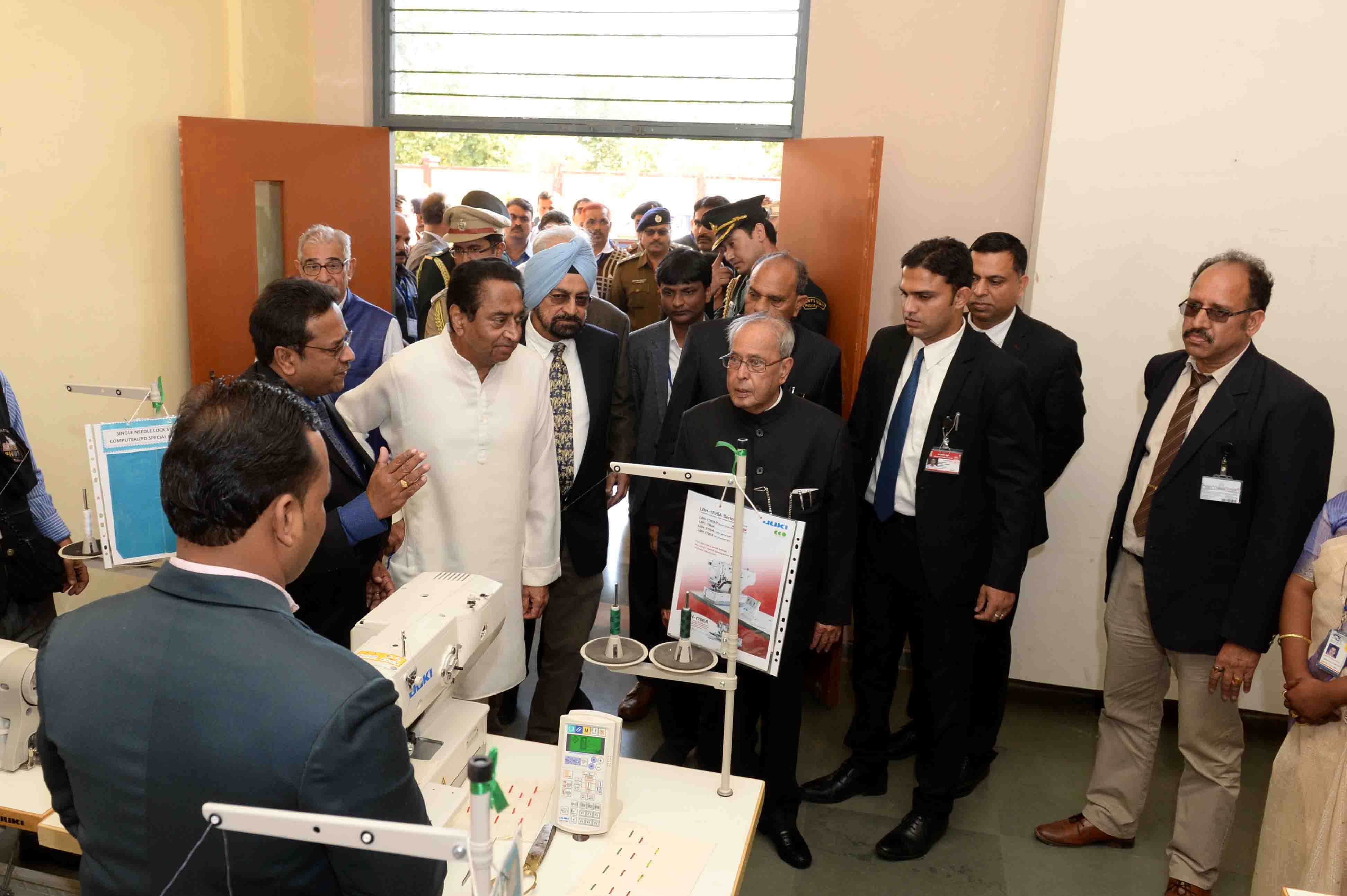 The President of India, Shri Pranab Mukherjee visiting the Apparel Training and Design Centre at Chhindwara in Madhya Pradesh on December 14, 2016. 