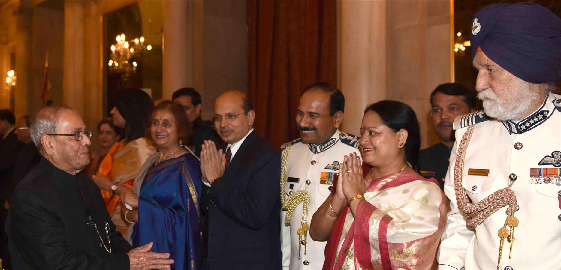 The President of India, Shri Pranab Mukherjee hosted Farewell Dinner to Air Chief Marshal, Arup Raha and General Dalbir Singh, Chief of the Army Staff at Rashtrapati Bhavan on December 21, 2016. 