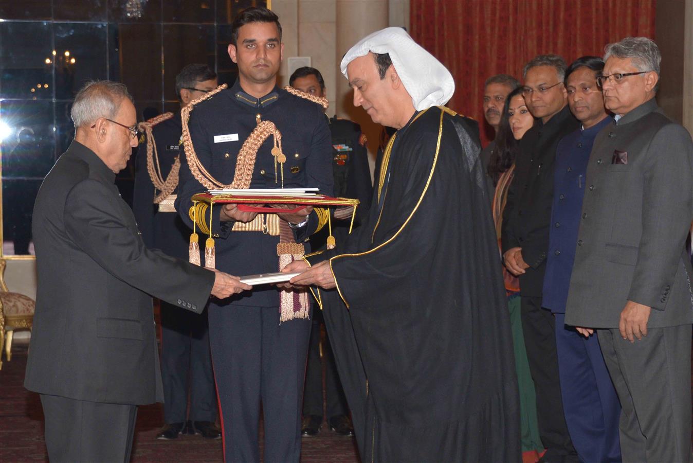 The Ambassador of United Arab Emirates, His Excellency Dr. Ahmed AR Albanna presenting his credential to the President of India, Shri Pranab Mukherjee at Rashtrapati Bhavan on February 3, 2016. 