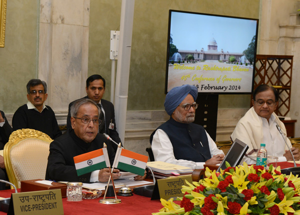 The President of India, Shri Pranab Mukherjee attending the Conference of Governors at Rashtrapati Bhavan in New Delhi on February 13, 2014. Also seen is the Prime Minister of India, Dr. Manmohan Singh. 