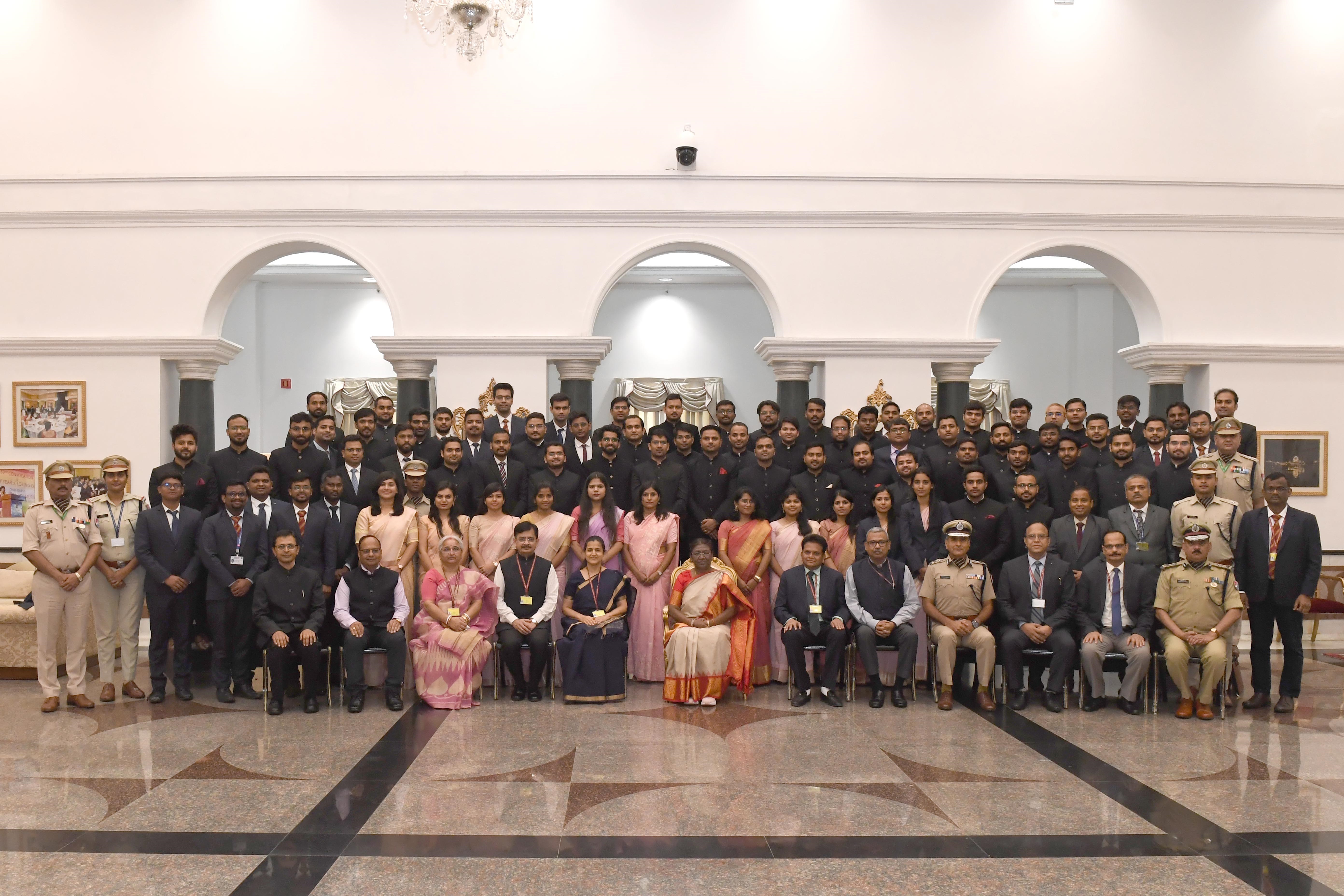 A group of 213 probationers of Indian Railways (2019, 2020 and 2021 batches) called on the President of India, Smt Droupadi Murmu at Rashtrapati Bhavan Cultural Centre on September 15, 2023.