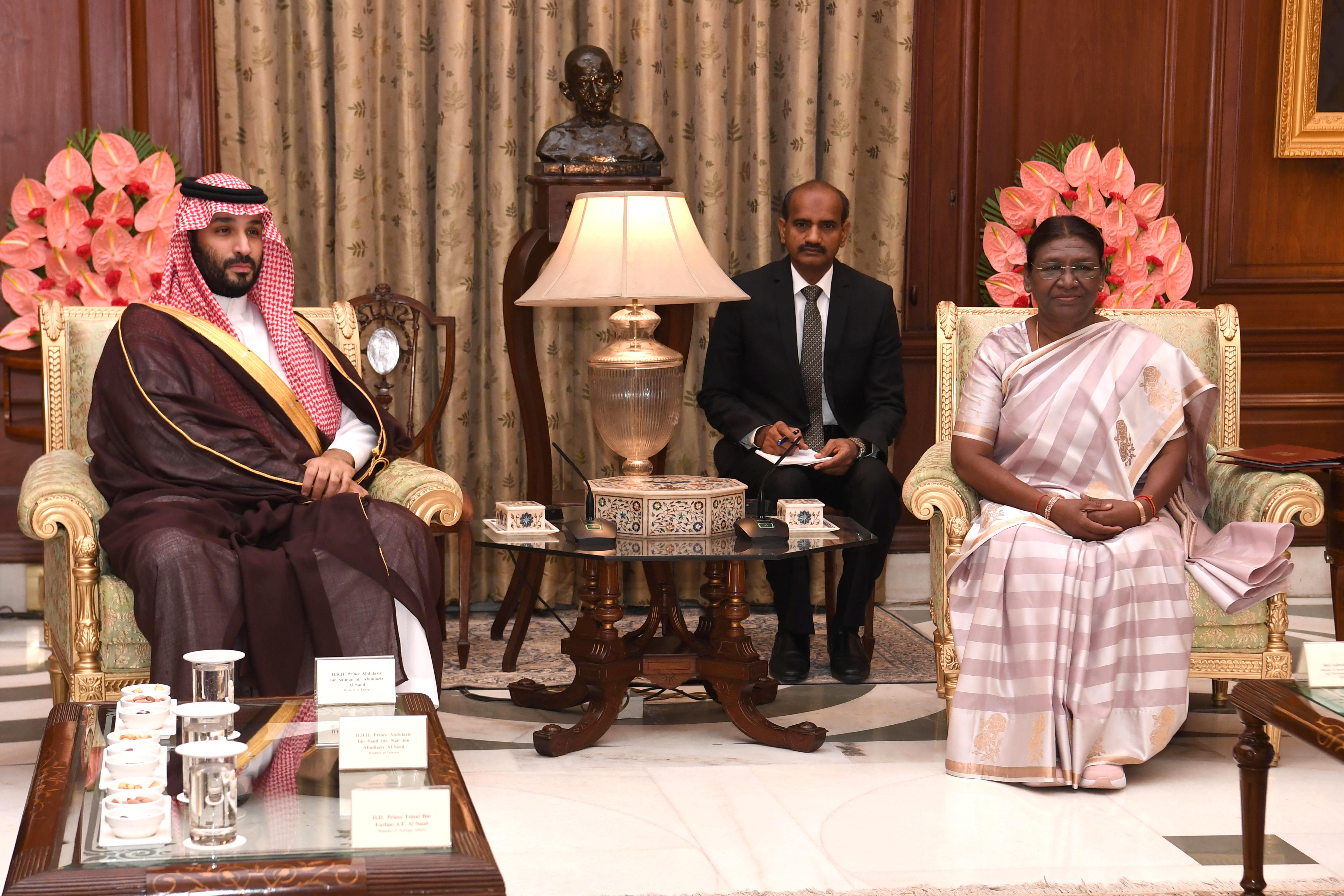 The President of India, Smt Droupadi Murmu received His Royal Highness Prince Mohammed bin Salman bin Abdulaziz Al Saud, the Crown Prince and Prime Minister of the Kingdom of Saudi Arabia at Rashtrapati Bhavan on September 11, 2023.