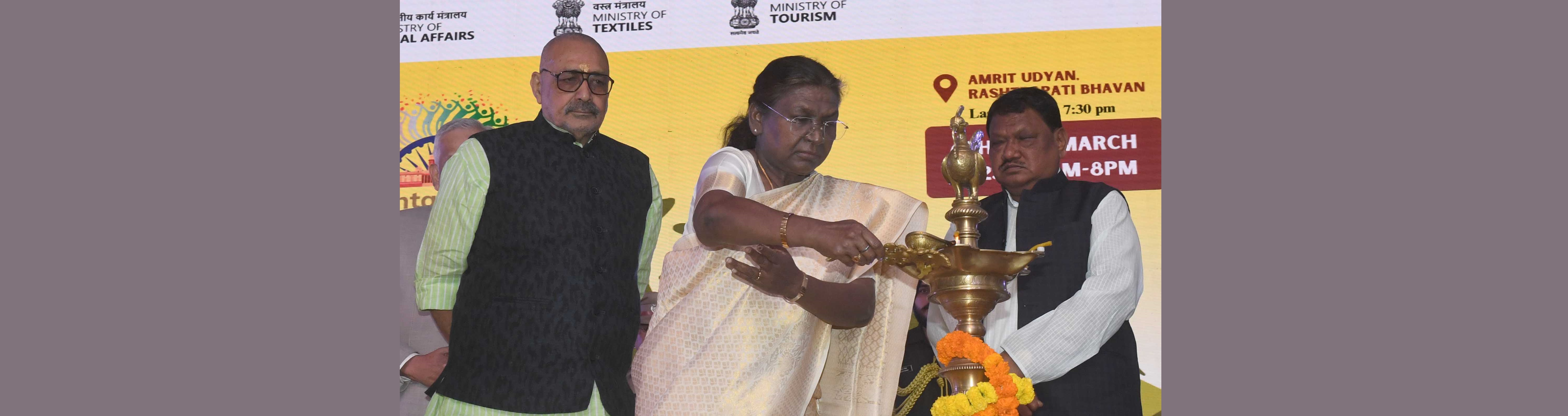 The President of India, Smt Droupadi Murmu inaugurated the second edition of ‘Vividhta ka Amrit Mahotsav’ at Rashtrapati Bhavan on March 5, 2025.